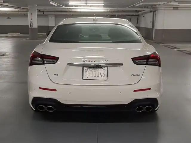 2022 Maserati Ghibli Modena Q4