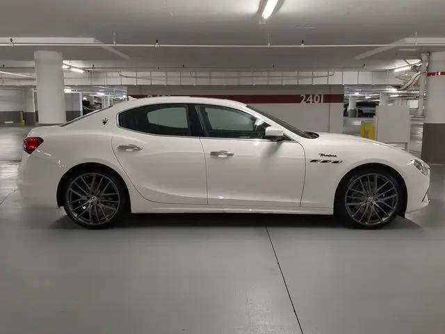 2022 Maserati Ghibli Modena Q4