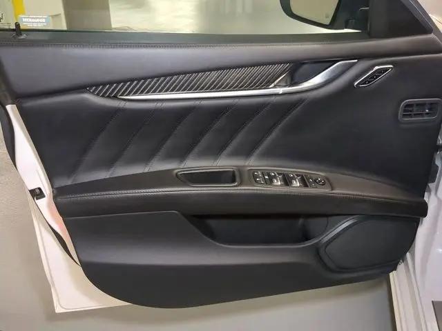 2022 Maserati Ghibli Modena Q4