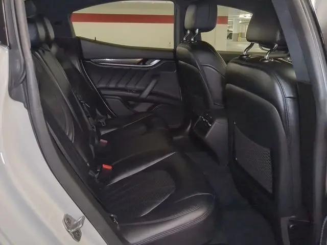 2022 Maserati Ghibli Modena Q4