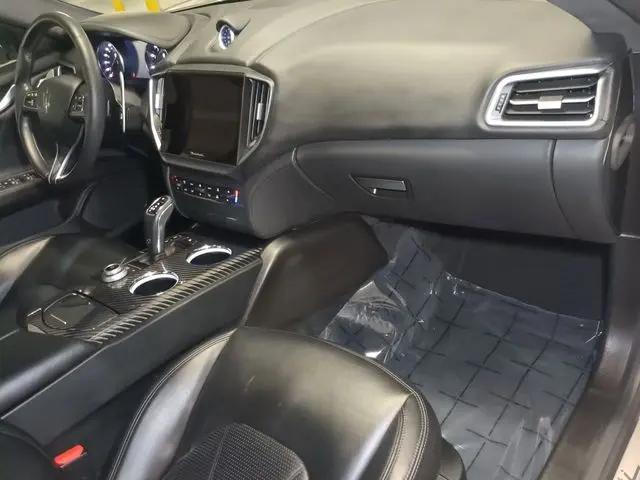 2022 Maserati Ghibli Modena Q4