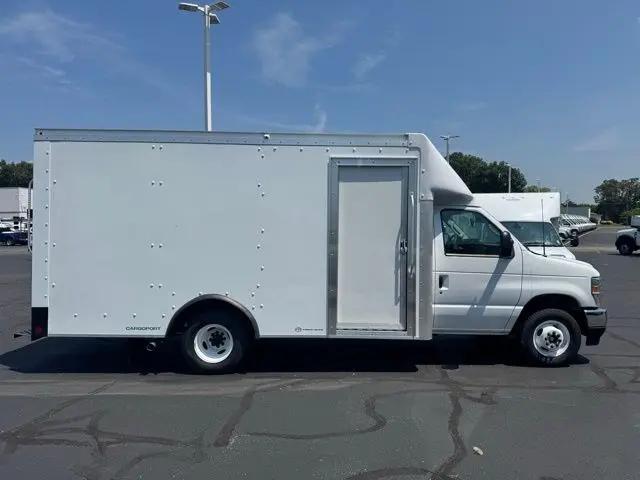 2026 Ford E-350 Cutaway E-Series Cutaway