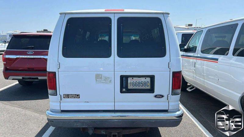 2003 Ford E-350 Super Duty XL