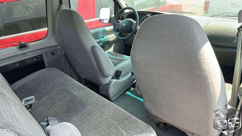 2003 Ford E-350 Super Duty XL