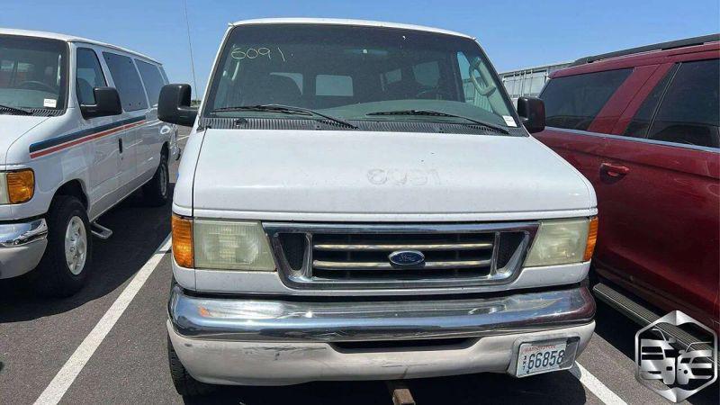 2003 Ford E-350 Super Duty XL