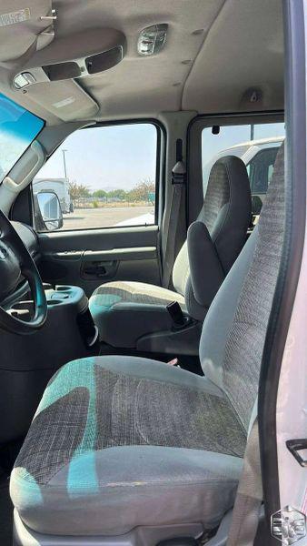 2003 Ford E-350 Super Duty XLT