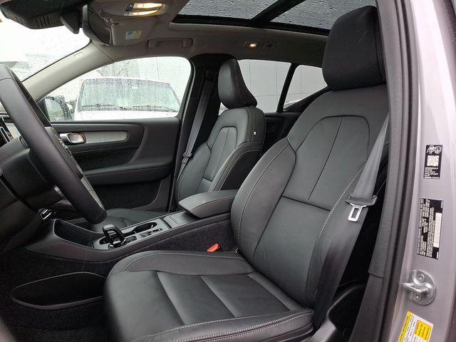 2026 Volvo XC40 B5 Core