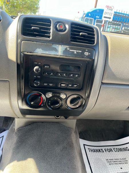 2004 Chevrolet Colorado Base