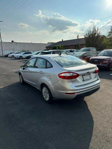 2016 Ford Fiesta S