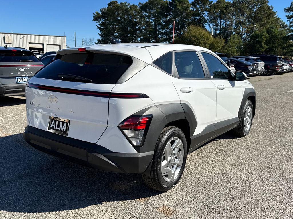 2026 Hyundai Kona SE photo 4