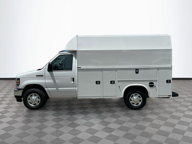 2026 Ford E-350 Cutaway Base