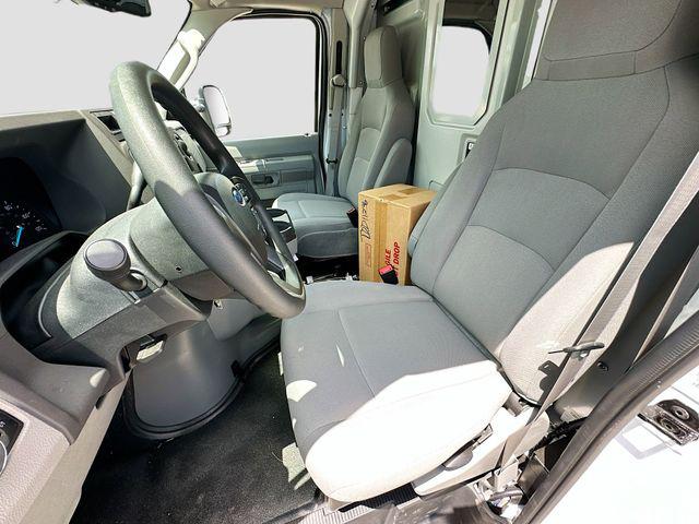 2026 Ford E-350 Cutaway Base