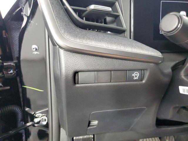 2025 Nissan Kicks SV FWD