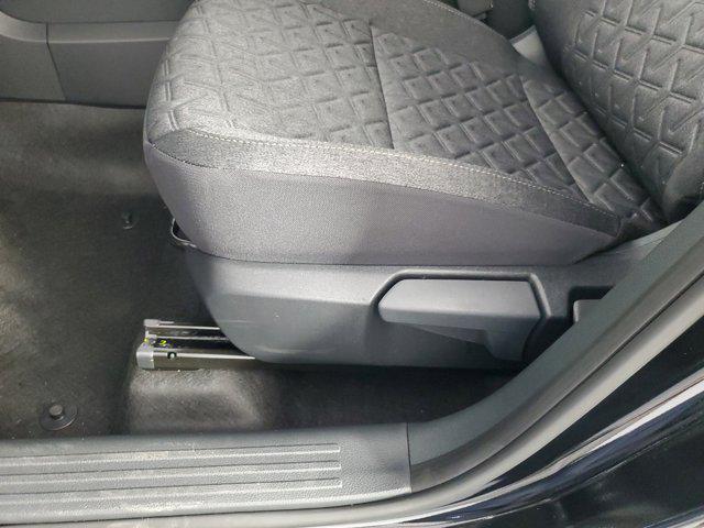 2025 Nissan Kicks SV FWD