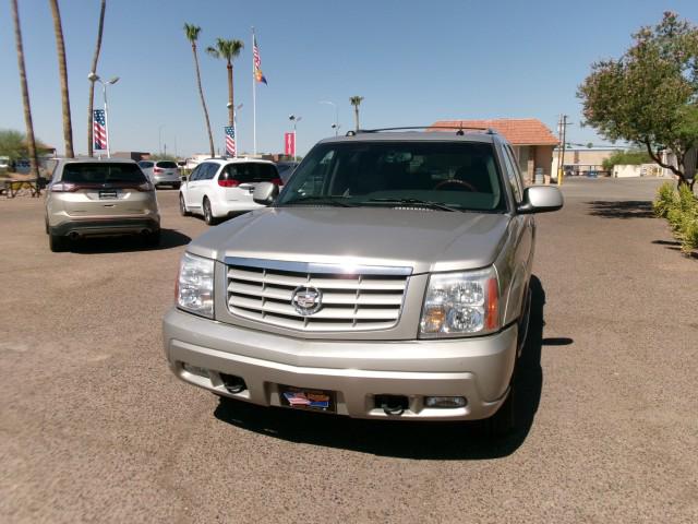 2005 Cadillac Escalade Standard