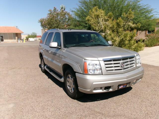 2005 Cadillac Escalade Standard