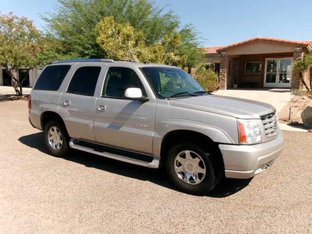 2005 Cadillac Escalade Standard