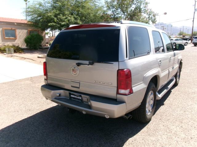 2005 Cadillac Escalade Standard