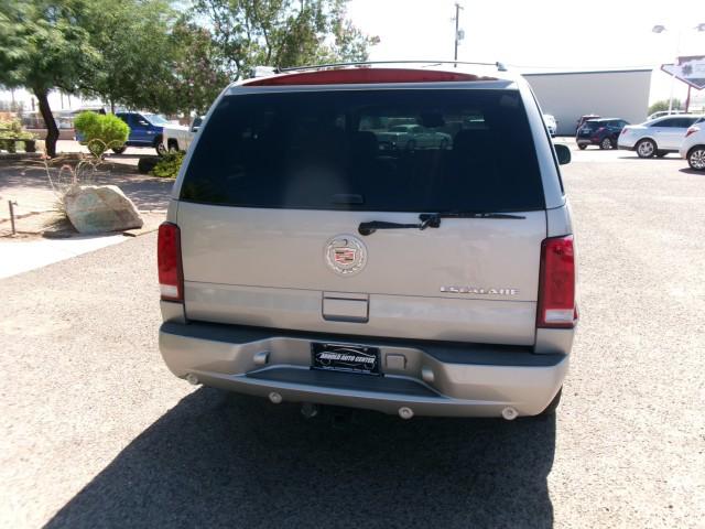 2005 Cadillac Escalade Standard