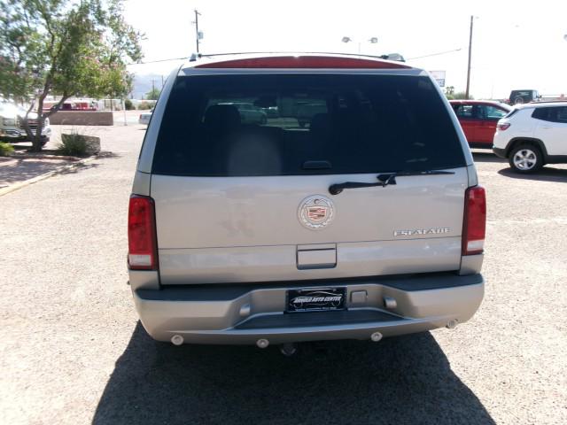2005 Cadillac Escalade Standard
