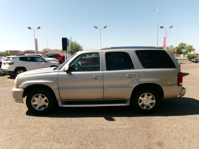 2005 Cadillac Escalade Standard