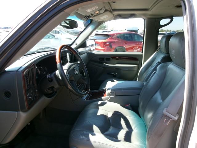 2005 Cadillac Escalade Standard
