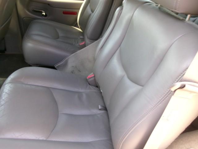 2005 Cadillac Escalade Standard