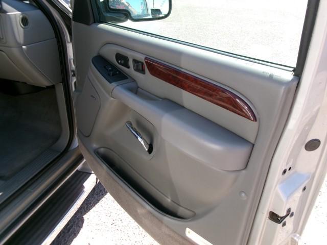 2005 Cadillac Escalade Standard