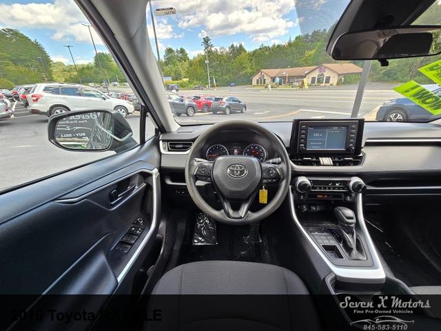 2019 Toyota RAV4 LE