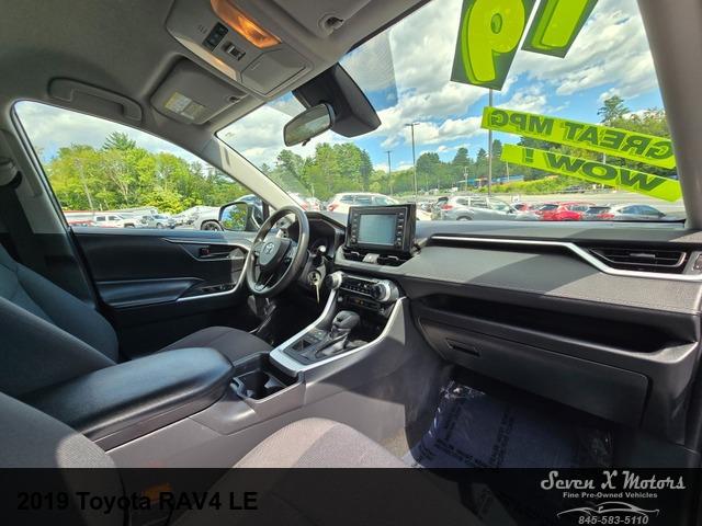 2019 Toyota RAV4 LE