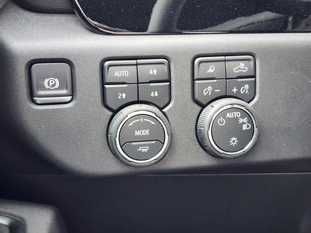 2025 Chevrolet Silverado 1500 4WD Crew Cab Standard Bed LT
