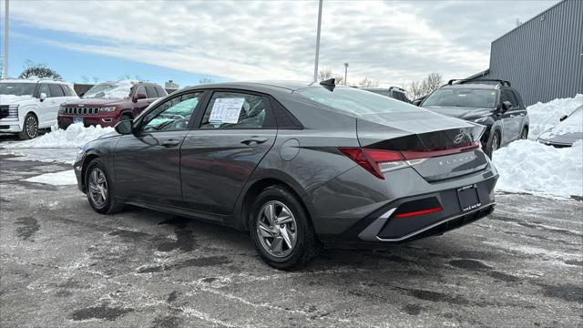 2025 Hyundai Elantra SE