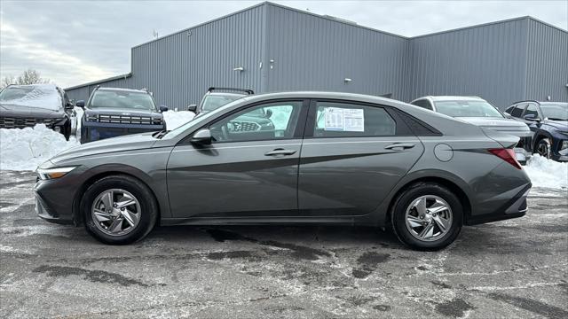 2025 Hyundai Elantra SE