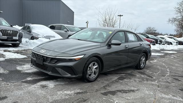 2025 Hyundai Elantra SE
