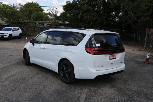 2026 Chrysler Pacifica PACIFICA LIMITED 2026 Chrysler Pacifica PACIFICA LIMITED