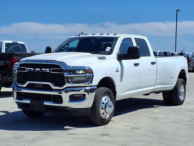 2026 RAM Ram 3500 RAM 3500 TRADESMAN CREW CAB 4X4 8 BOX
