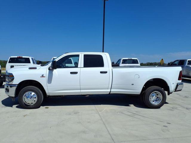 2026 RAM Ram 3500 RAM 3500 TRADESMAN CREW CAB 4X4 8 BOX