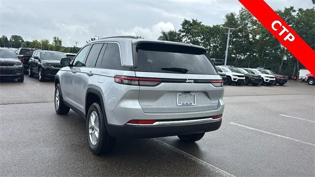 2025 Jeep Grand Cherokee GRAND CHEROKEE LAREDO X 4X4