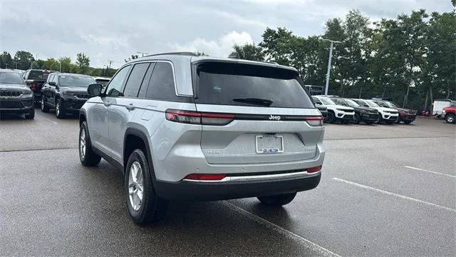 2025 Jeep Grand Cherokee GRAND CHEROKEE LAREDO X 4X4 2025 Jeep Grand Cherokee GRAND CHEROKEE LAREDO X 4X4