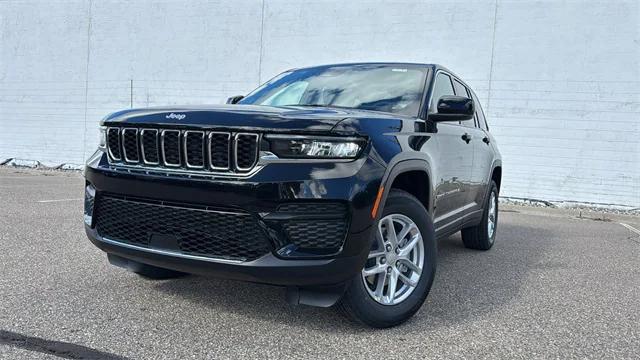 2025 Jeep Grand Cherokee GRAND CHEROKEE LAREDO X 4X4 2025 Jeep Grand Cherokee GRAND CHEROKEE LAREDO X 4X4