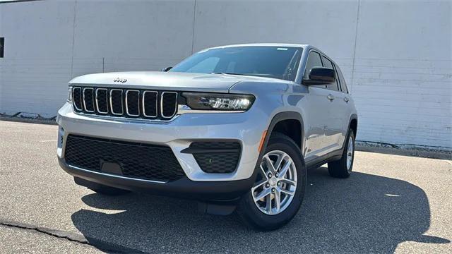 2025 Jeep Grand Cherokee GRAND CHEROKEE LAREDO X 4X4 2025 Jeep Grand Cherokee GRAND CHEROKEE LAREDO X 4X4