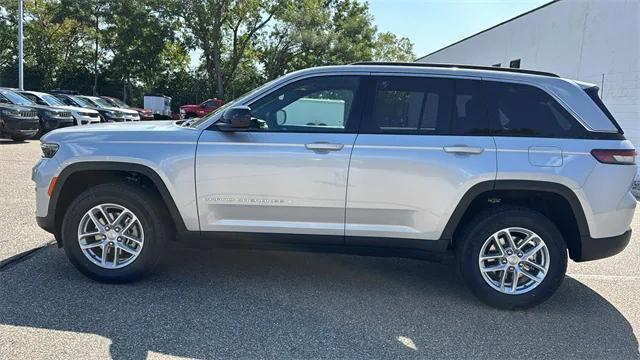 2025 Jeep Grand Cherokee GRAND CHEROKEE LAREDO X 4X4 2025 Jeep Grand Cherokee GRAND CHEROKEE LAREDO X 4X4