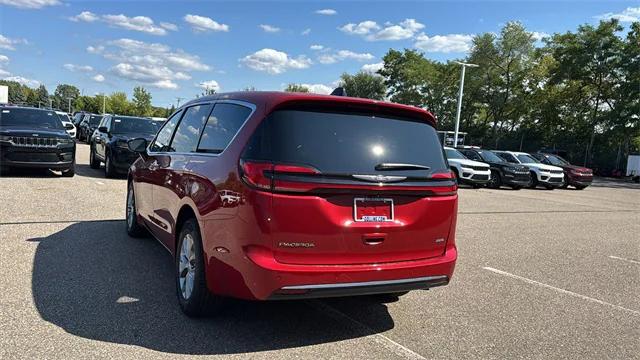 2026 Chrysler Pacifica PACIFICA SELECT AWD