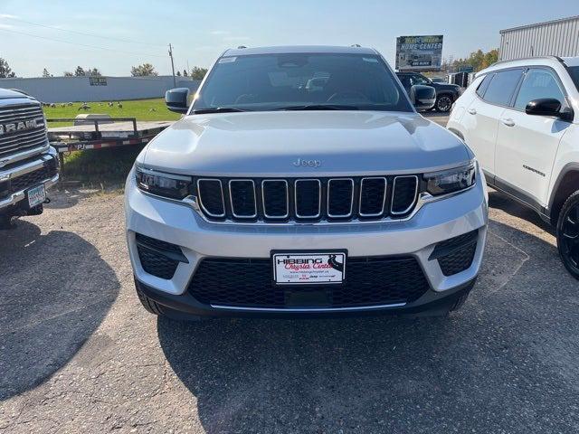 2025 Jeep Grand Cherokee GRAND CHEROKEE LAREDO X 4X4