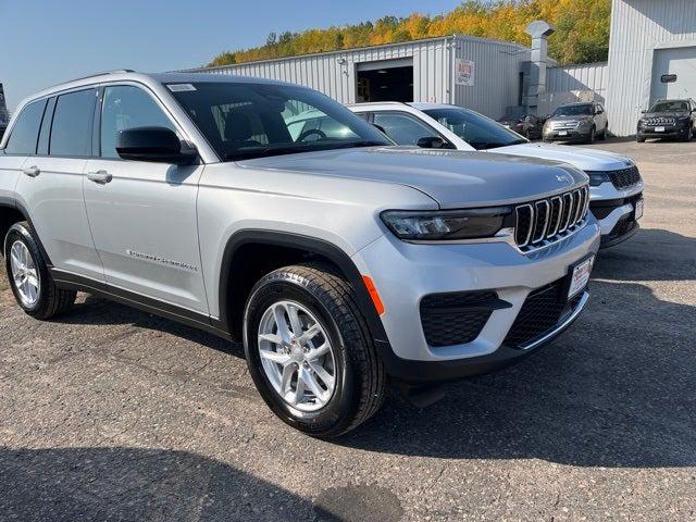 2025 Jeep Grand Cherokee GRAND CHEROKEE LAREDO X 4X4