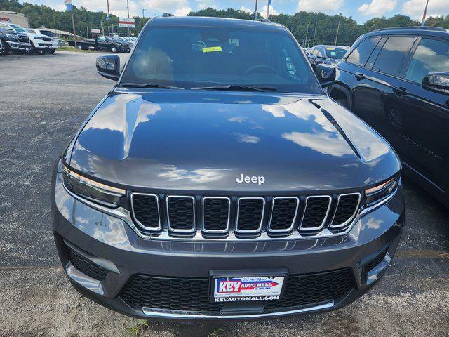2025 Jeep Grand Cherokee GRAND CHEROKEE LAREDO X 4X4