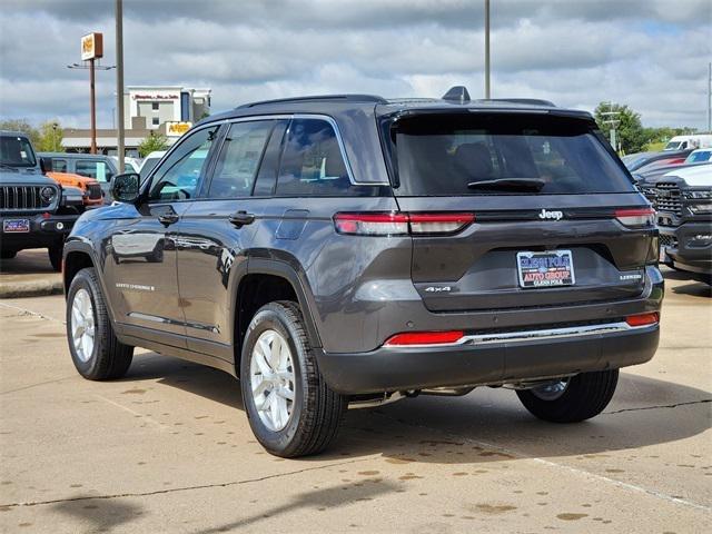 2025 Jeep Grand Cherokee GRAND CHEROKEE LAREDO X 4X4