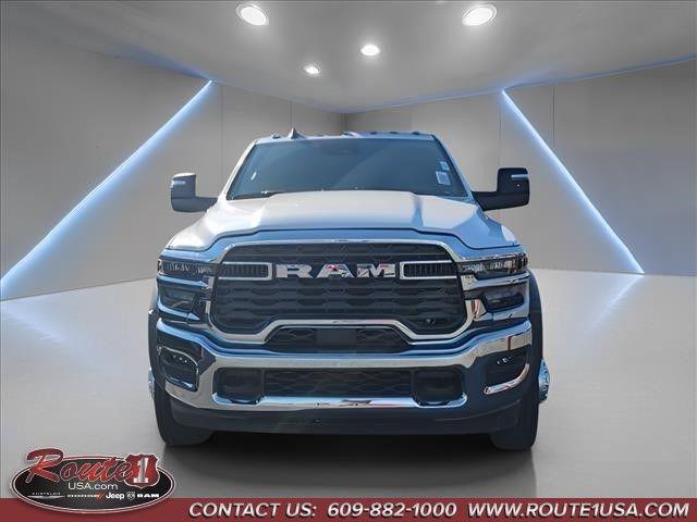 2026 RAM Ram 5500 Chassis Cab RAM 5500 TRADESMAN CHASSIS CREW CAB 4X4 84 CA