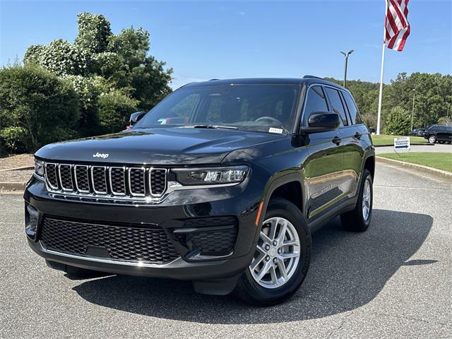 2025 Jeep Grand Cherokee GRAND CHEROKEE LAREDO X 4X4