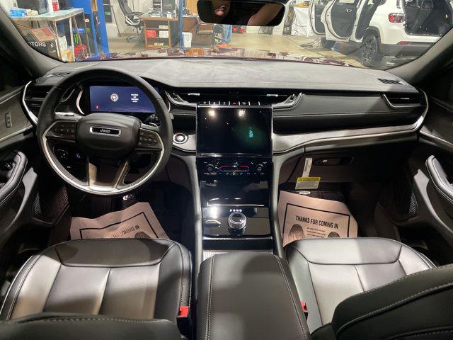 2025 Jeep Grand Cherokee GRAND CHEROKEE LIMITED 4X4 2025 Jeep Grand Cherokee GRAND CHEROKEE LIMITED 4X4